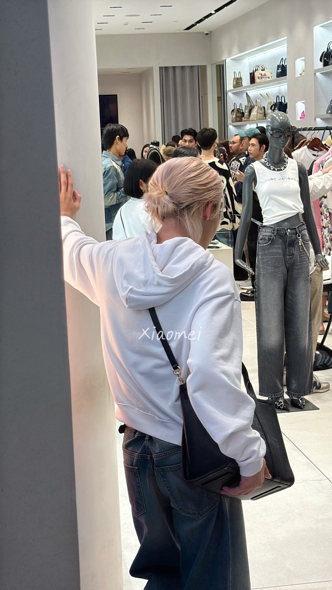 #MarcJacobsTH
#BossNoeul #Bonoh 
#Noeulnattarat #MagentaBoy 
#Bosschaikamon #ShawtyBoss 
🖤🤍