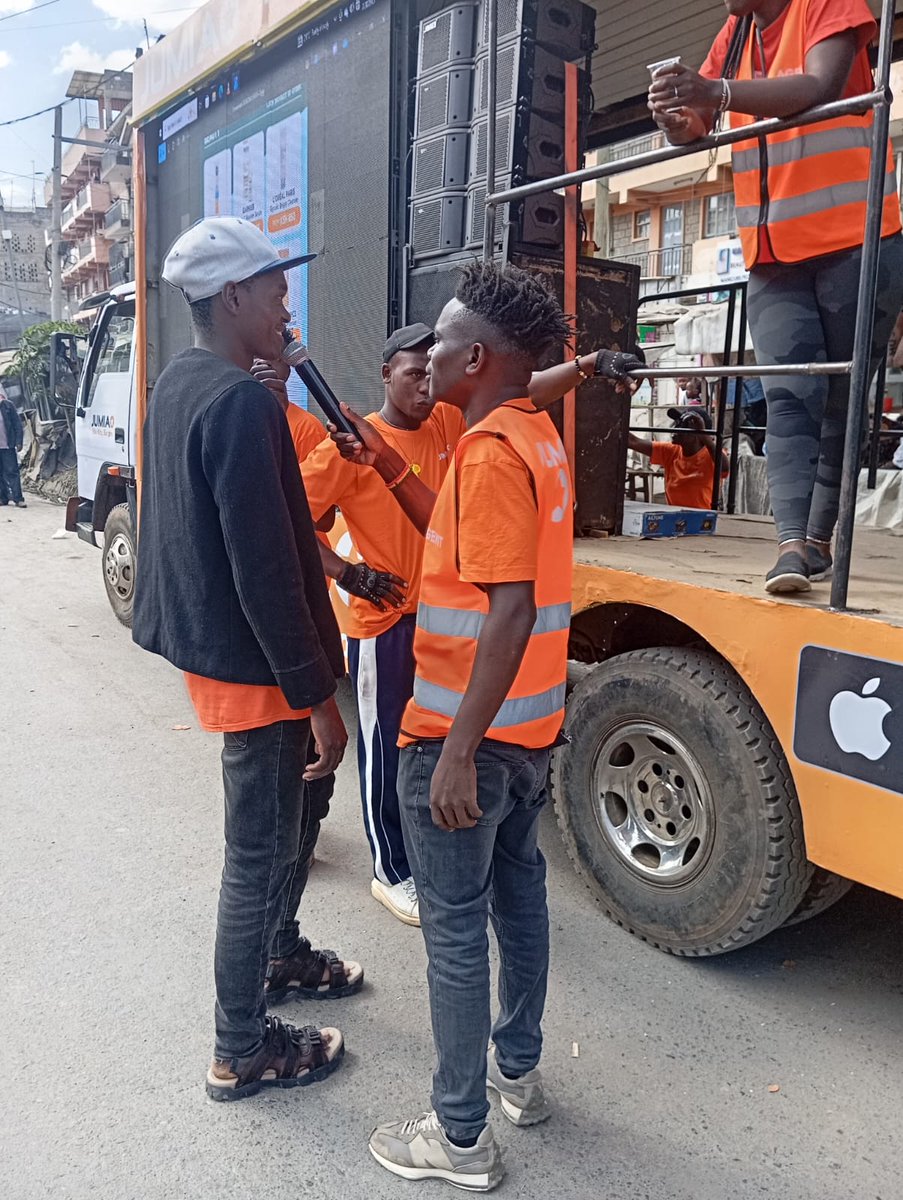 edteamsolutions's tweet photo. Where we always start is: What’s the user’s itch? What’s their pain point??"At Jumia,we Listen to our customers, not our competitors so that customers can understand  why US.
At EDTEAM SOLUTIONS,We always strive to give our clients strategies that soothen then pain points https://t.co/80Q0gaeoTL