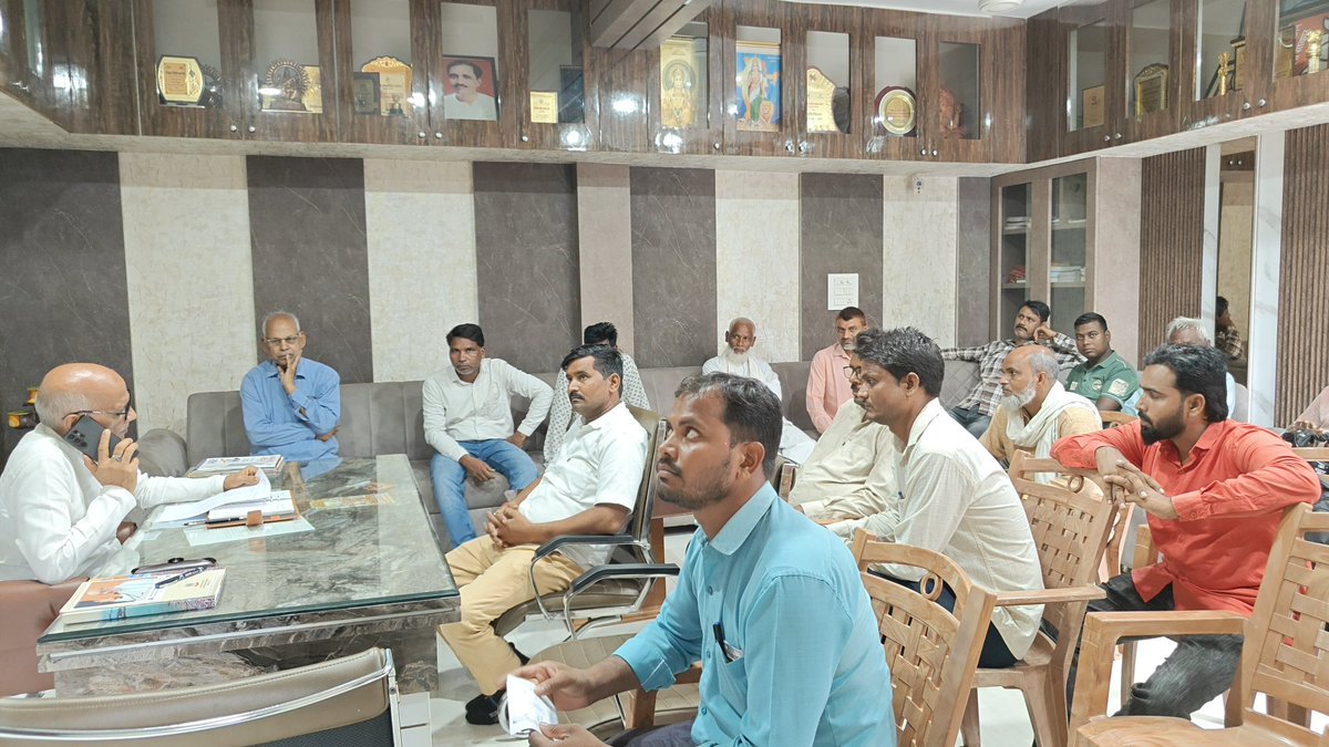 Mahendra Pal Singh (मोदी का परिवार) (@bjpmpsingh) on Twitter photo #जनसुनवाई
आज अपने आवासीय कार्यालय पर आए हुए सम्मानित क्षेत्रवासियों की समस्याओं को सुनते हुए....
<a href="/myogiadityanath/">Yogi Adityanath</a>
<a href="/BJP4India/">BJP</a>
<a href="/BJP4UP/">BJP Uttar Pradesh</a> #जनसुनवाई
आज अपने आवासीय कार्यालय पर आए हुए सम्मानित क्षेत्रवासियों की समस्याओं को सुनते हुए....
<a href="/myogiadityanath/">Yogi Adityanath</a>
<a href="/BJP4India/">BJP</a>
<a href="/BJP4UP/">BJP Uttar Pradesh</a>