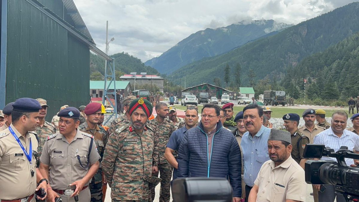 suryacommand's tweet image. 🚨 𝗨𝗽𝗱𝗮𝘁𝗲 : 𝗗𝗵𝗮𝗿𝗮𝗹𝗶 𝗩𝗶𝗹𝗹𝗮𝗴𝗲 | 𝗙𝗹𝗮𝘀𝗵 𝗙𝗹𝗼𝗼𝗱 𝗥𝗲𝘀𝗰𝘂𝗲 𝗢𝗽𝘀 | 𝗨𝘁𝘁𝗮𝗿𝗸𝗮𝘀𝗵𝗶  🇮🇳

#MudslideReliefOperations
#HADR

Hon’ble CM of #Uttarakhand, Shri Pushkar Singh Dhami, visited mudslide, affected #Dharali to review the ongoing Search &amp;amp; Rescue…