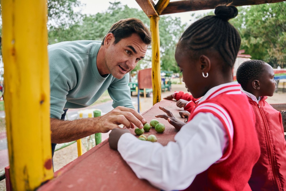 🎉Happy birthday to our founder, @RogerFederer! Today, we’re looking back on his visit to primary schools in Mpumalanga in South Africa!