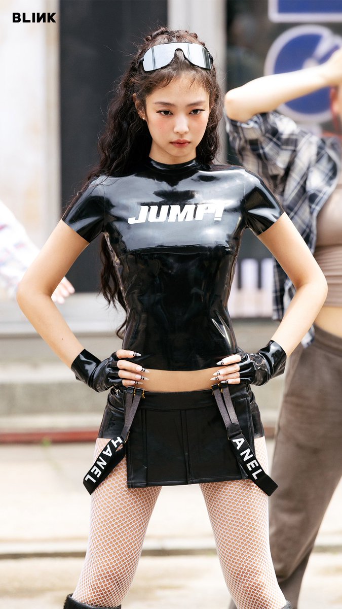 Jennie looks like a super hero and happy birthday BLACKPINK