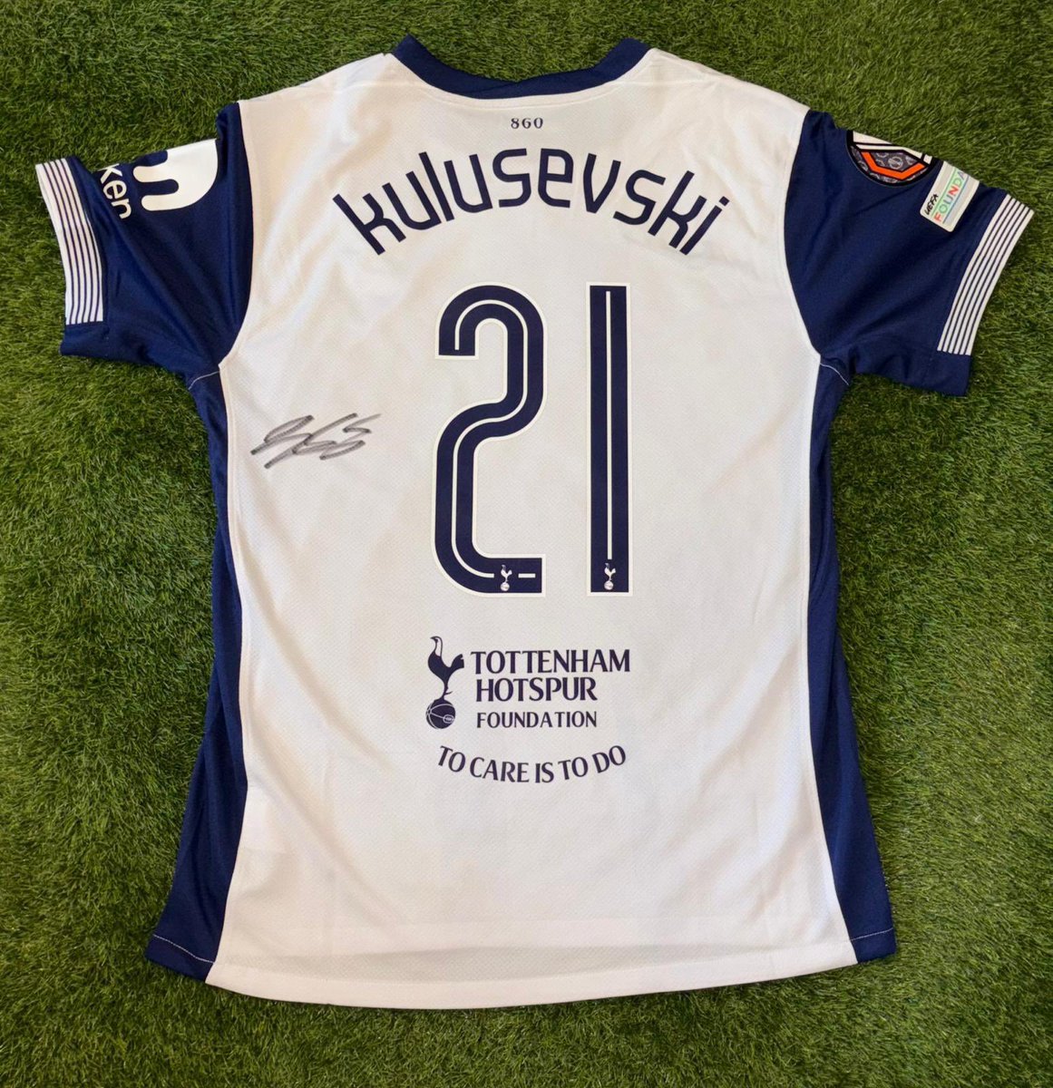 RO Sport Memorabilia (@_romemorabilia_) on Twitter photo 🍀 Free Giveaway - remember a winner is only picked IF the result happens 🍀 
If Bayer Leverkusen beat Chelsea tonight live on channel 5 then one lucky person will win one of the items below ⬇️ 
Retweet this ✔️ 
Follow us ☑️ 
Retweet our pinned tweet ✅ 🍀 Free Giveaway - remember a winner is only picked IF the result happens 🍀 
If Bayer Leverkusen beat Chelsea tonight live on channel 5 then one lucky person will win one of the items below ⬇️ 
Retweet this ✔️ 
Follow us ☑️ 
Retweet our pinned tweet ✅