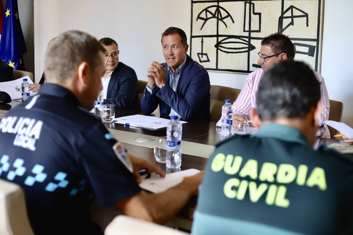 cvelazquezromo's tweet image. 👮🏻 Más de 240 efectivos velarán por la seguridad durante la Feria y Fiestas de agosto en honor a la Virgen del Sagrario.

➡️ Policía Local, Policía Nacional, Bomberos, Protección Civil y Cruz Roja trabajarán coordinados para que las celebraciones transcurran con normalidad.

La…