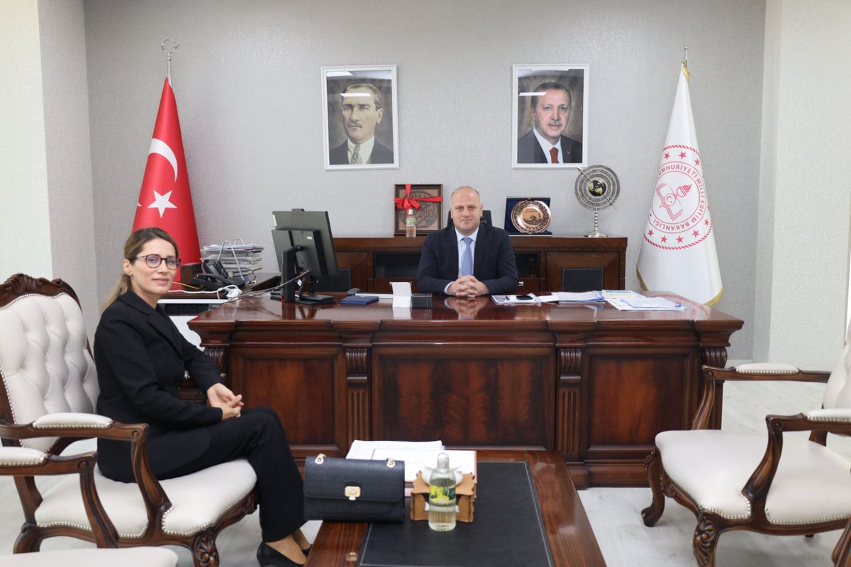 Diyarbakır YİKOB Yatırım İzleme Müdürü Sn. Semra Özçınar, İl Milli Eğitim Müdürümüz Sn. Salih Sadoğlu’na hayırlı olsun ziyaretinde bulundu.

Nazik ziyaretleri için teşekkür ederiz.

<a href="/tcmeb/">Millî Eğitim Bakanlığı</a> <a href="/sadoglu_salih/">Salih Sadoğlu</a>