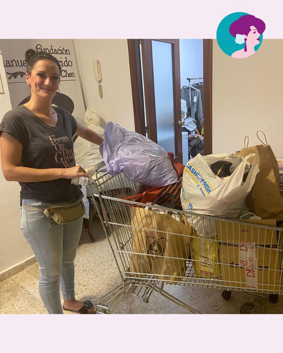 Ayer vivimos un abrazo colectivo en el Hogar de Manolita Chen 💜
Asociaciones LGTBIQ+ de Torremolinos y la Axarquía, junto a personas solidarias, nos donaron ropa, calzado y productos de higiene que tanto necesitábamos.
Gracias por demostrar que no estamos solxs 🏳️‍🌈
#ManolitaChen