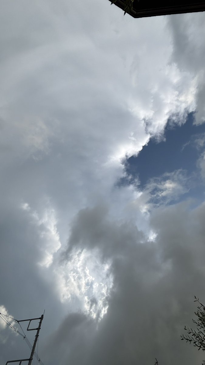 宇都宮で暴れてる積乱雲がチラッと