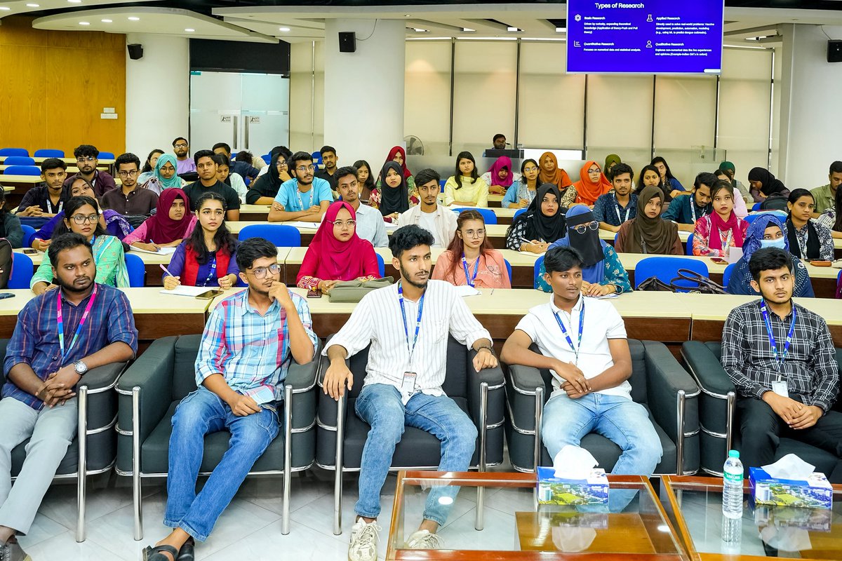 ajaharhridoy's tweet photo. Moments from the insightful session “গবেষণা: কি, কেন, কিভাবে?” held on August 6 at the International Conference Hall, DIU.
The session offered a comprehensive introduction to the fundamentals of research and its significance in today's world.

#DIURS #ResearchWorkshop https://t.co/koTDVt24Gw