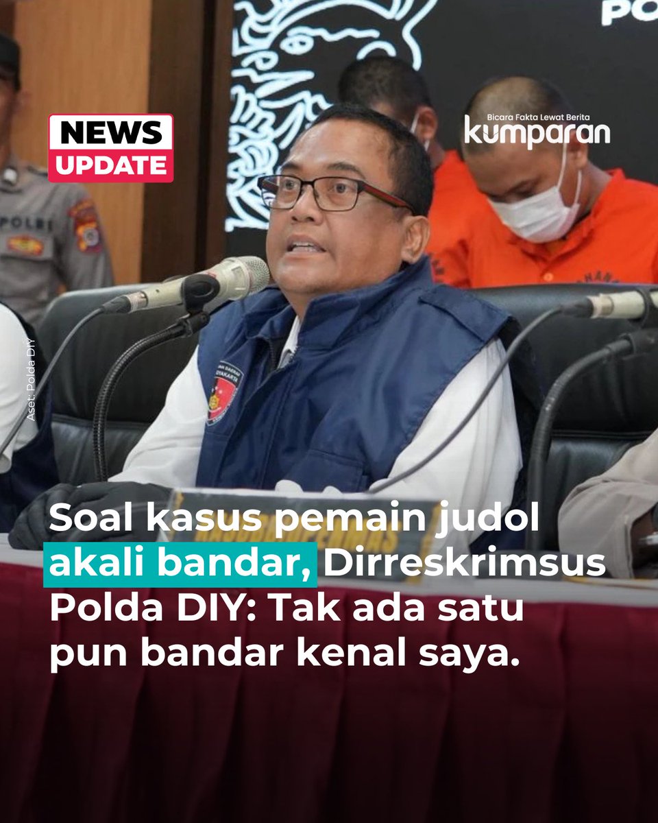 | A K | (@__anakkolong) on Twitter photo "Tak ada satu pun, bandar kenal saya" , ujar Dirreskrimsus Polda DIY.
Anggaplah publik percaya pernyataan Dirreskrimsus <a href="/PoldaJogja/">Polda D.I. Yogyakarta</a> tsb.
____________
Namun, terlepas dari pernyataan tsb di atas, faktanya adalah ;
Rakyat yg membobol situs judol ditangkap.
Lalu, pertanyaannya "Tak ada satu pun, bandar kenal saya" , ujar Dirreskrimsus Polda DIY.
Anggaplah publik percaya pernyataan Dirreskrimsus <a href="/PoldaJogja/">Polda D.I. Yogyakarta</a> tsb.
____________
Namun, terlepas dari pernyataan tsb di atas, faktanya adalah ;
Rakyat yg membobol situs judol ditangkap.
Lalu, pertanyaannya
