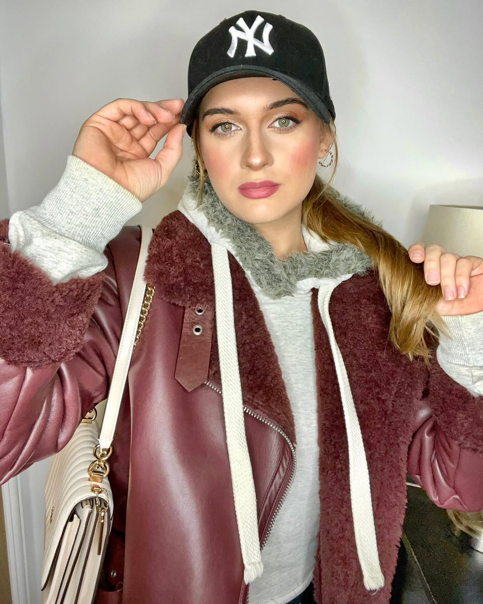 I am following back all the authors and writers❤️
 
Please share your books or blogs below and i will retweet

#WritingCommunity #Writerslift #Books #Wip #Poems #Blogs #Authors #Writers
#FridayThoughts #FridayFeels #ShamelessSelfPromoFRIDAY #FridayVibes