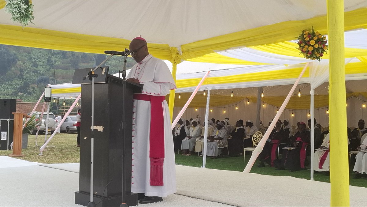 La délégation du Diocèse de Goma et celle du Burundi conduite par Son Excellence Mgr Blaise Nzeyimana, Evêque de Ruyigi participent au Forum et au jubilé de la famille du 6 au 9 août 2025 dans le Diocèse de Nyundo au Rwanda. Vive la fraternité. <a href="/DOCICO_CEPR/">Conférence Episcopale du Rwanda</a>