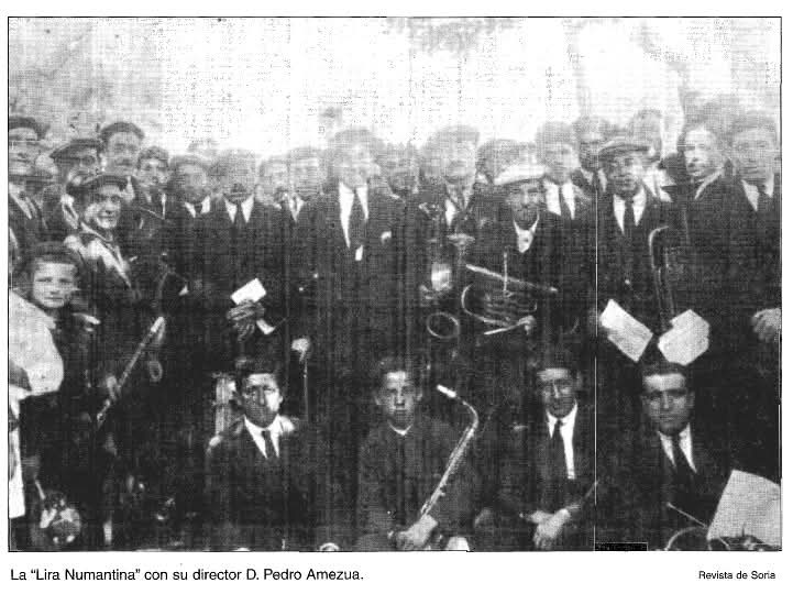 MEMORIA DE SORIA: 8 de agosto de 1903, año de su creación, la Banda de música "Lira Numantina" da su primer concierto en la Alameda de Cervantes.
Nombres como D. Vicente y D. Adolfo Rubio, D. Enrique Latorre, D. Rafael Gómez Redondo, los hermanos Chicote, D. Feliciano Mateo, "El