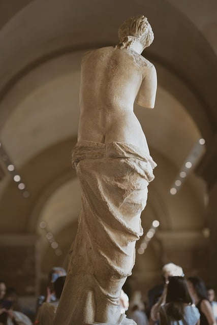 famartinez2001's tweet image. Solo por poder contemplar la Venus de Milo y la Victoria de Samotracia,  es de visita obligada el @MuseeLouvre