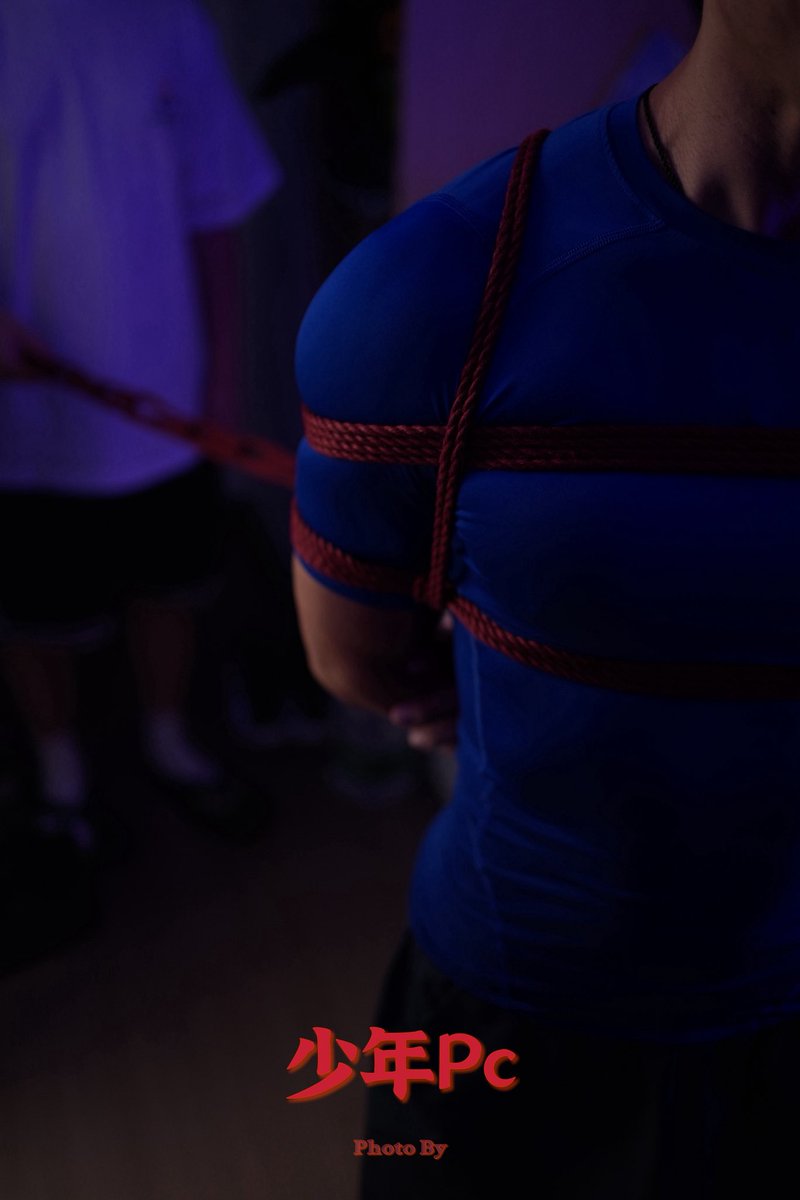 Model：<a href="/smaomaoji/">快活王</a>   摄像师工作结束后体验了被捆。