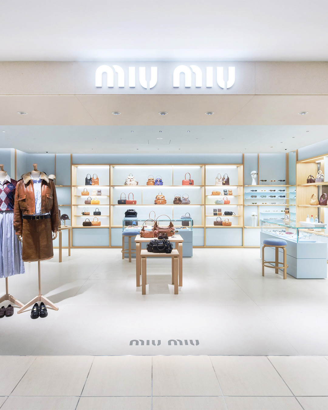 ⭐︎新品未使用⭐︎MIU MIU 2000年秋服レザー コサージュ MIU