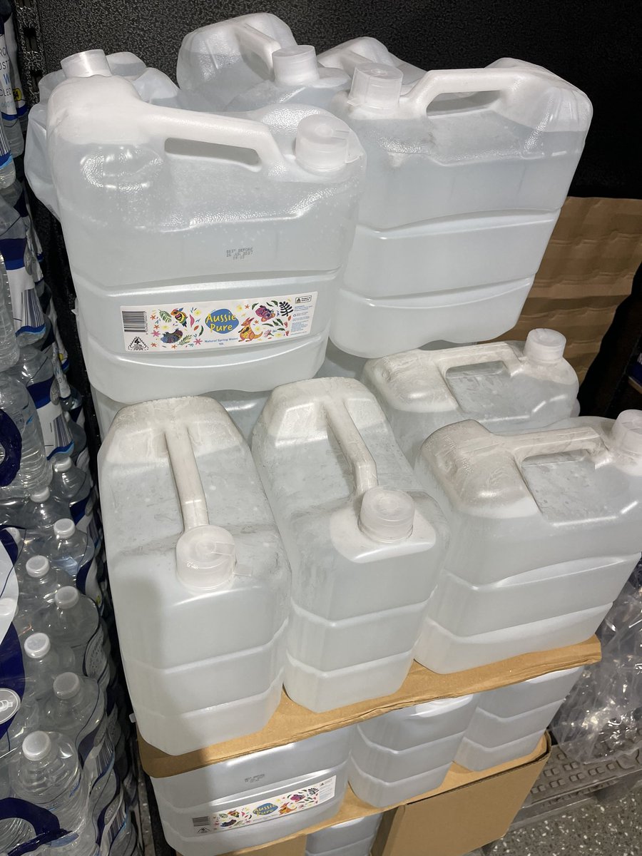 anuradhakelum's tweet image. Hey @ALDIAustralia, went to your Narre Warren store today and the water cans were really dirty. Is there a way to report this so it doesn&apos;t happen again? #aldiaustralia #customerexperience&quot;
