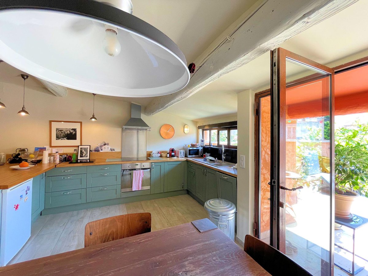 immoLuberon's tweet photo. A APT, à vendre Duplex de 120 m2, 3 chambres, terrasse de 25 m2, place de parking privative, état impeccable. Prix: 235 000 euros
Chez F1&amp; F IMMOBILIER à APT https://t.co/V9woyy0qWw https://t.co/9ZC1zegURQ