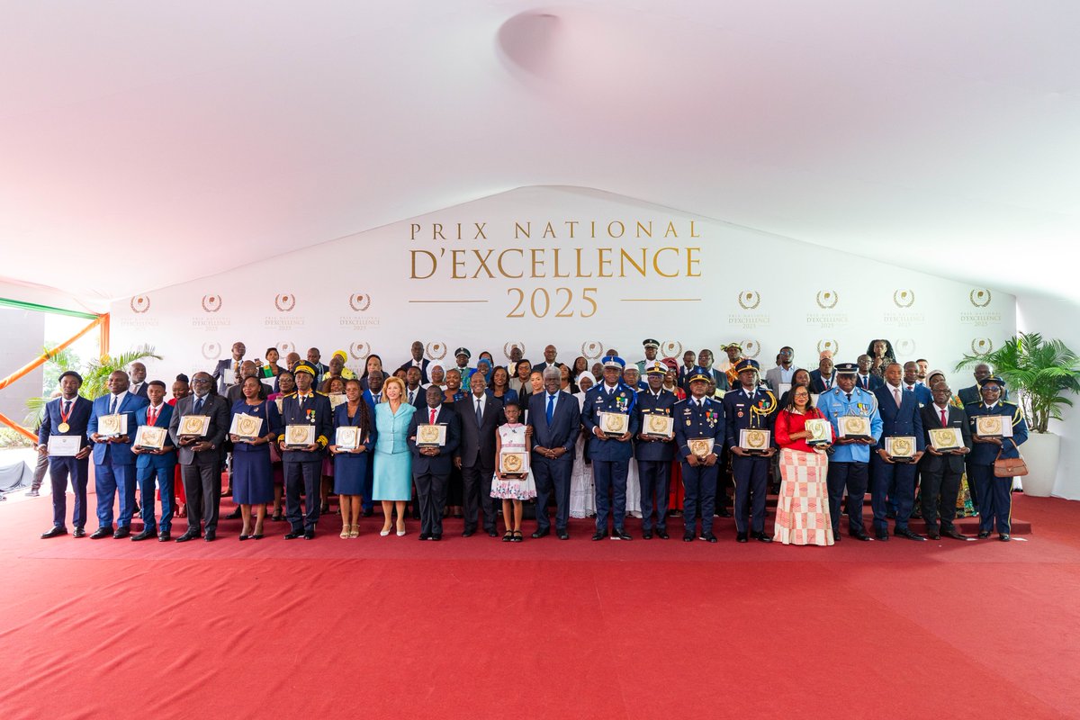 Prix National d'Excellence 2025
✨✨✨ 
 Women In Logistics - Africa (WILA) vient d’être honorée ce lundi 4 Août 2025, au palais de la Présidence de Côte d’Ivoire, du 𝟏𝐞𝐫 𝐏𝐫𝐢𝐱 𝐍𝐚𝐭𝐢𝐨𝐧𝐚𝐥 𝐝’𝐄𝐱𝐜𝐞𝐥𝐥𝐞𝐧𝐜𝐞 pour la valorisation des compétences féminines👌

#WILA
