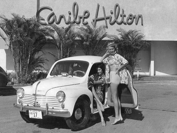 YannRobichon's tweet photo. Bonne journée !... 
#FemmeFataleFriday #FrenchCarFriday #Photo #Photographie #Photography #RenaultFriday #Renault4CV #4CV https://t.co/qdbfbtpNzp