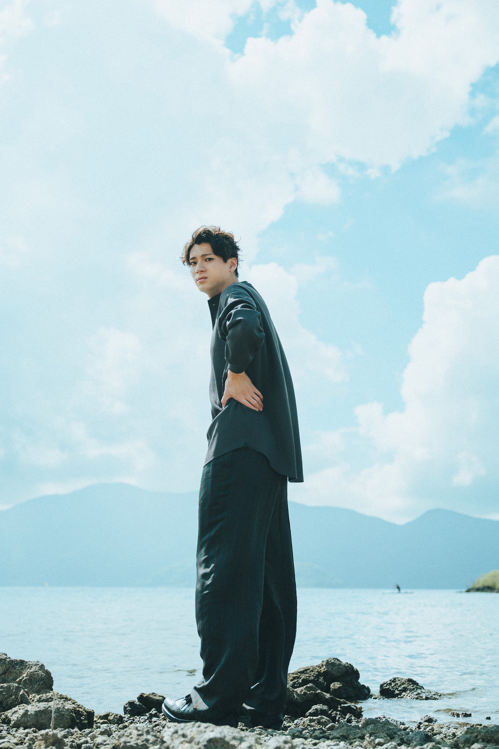 山田裕貴 Yuki Yamada 山田裕貴 fan | 脚がきれいで⁡思わず拡大して見