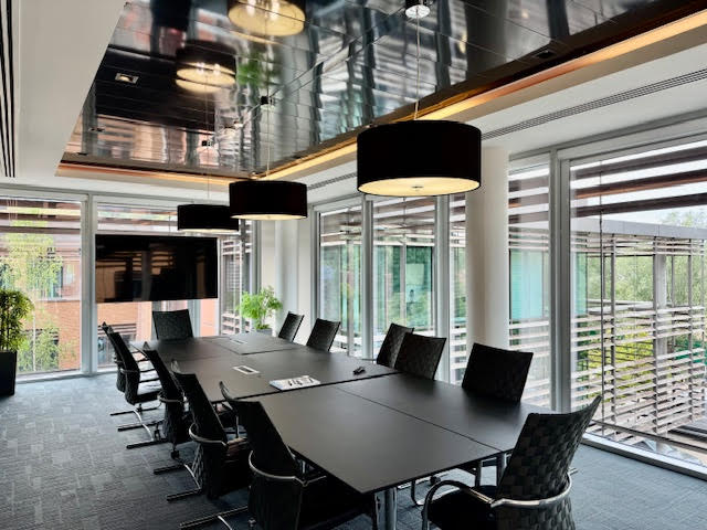 DBKProperty's tweet image. New Instruction!! 5,000 sq.ft. High quality fitted out #offices on a prime Thames Valley office park location in #WooburnGreen #ToLet