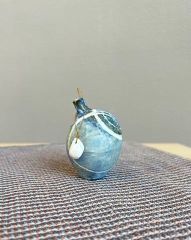 MakersWales's tweet image. Beautiful ceramics by Kirsti Hannah Brown
Kirsti creates unique handmade vessels, inspired by her observations of ancient rock drawings and carvings, each piece is hand coiled and pinched. 
@kirstibrownceramics 
buff.ly/cvXz2rQ 
#neolithic #rockcarving #markmaking