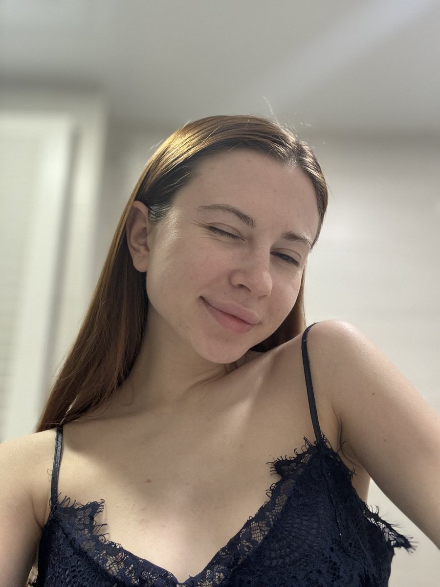 I’m not here for many — just one man who makes me feel safe to be myself.
onlyfans.com/luisa_firee/c8
Say Hi on my link, and I’ll share a photo that feels like trust 🤍