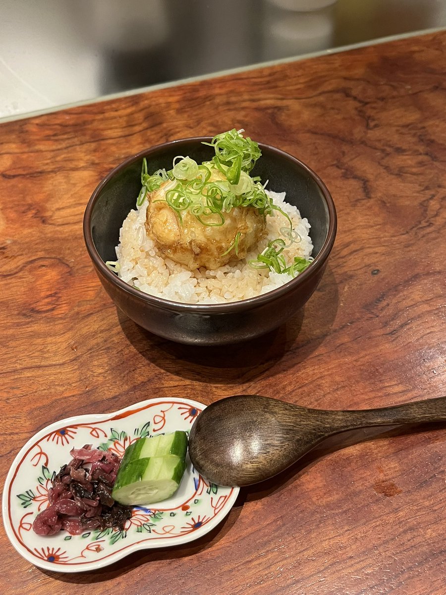 일본 직장인의 
오봉직전 나에게 힐링주기
19만원 덴푸라 코스✨🍤
혼자오니까 음미에 집중하게 되고 좋다..
무화과 덴푸라가 제일 맛있었는데 
컨디션 이슈로 니혼슈는 같이 못마셨다
다음주는 한국으로 휴가갑니당...