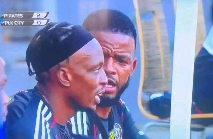 Beer 🍻 neNsangu in one picture 🥱😤

Gayton    Buffalo