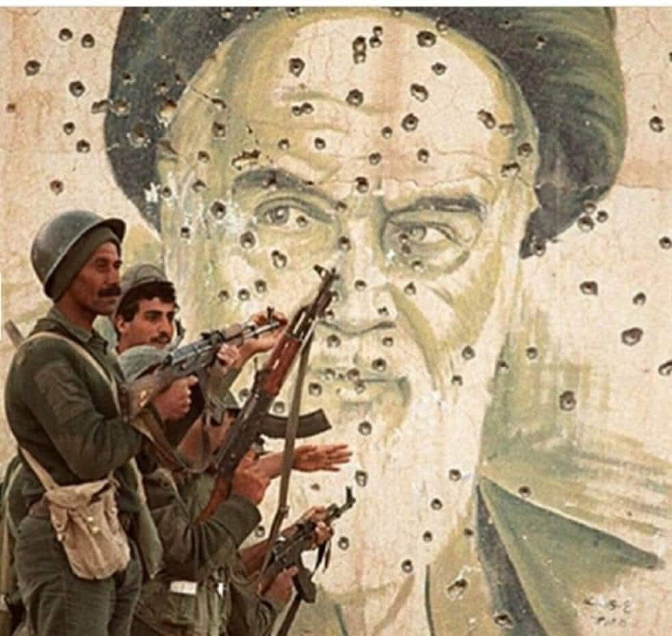 #الثامن_من_أب
يوم  لن ينساه التاريخ 
فما كتب بالدم سيبقى في 
ذاكرة المجد 
كل عام والعراقيين الاحرار بخير