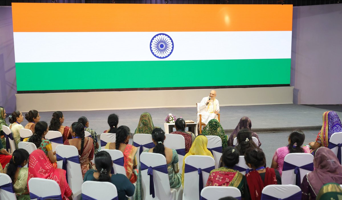 Ministry of Cooperation, Government of India (@minofcooperatn) on Twitter photo рд╕рд░рдХрд╛рд░ рдбреЗрдпрд░реА рдХреЗ рдХреНрд╖реЗрддреНрд░ рдореЗрдВ рдвреЗрд░ рд╕рд╛рд░рд╛ рдкрд░рд┐рд╡рд░реНрддрди рд▓рд╛ рд░рд╣реА рд╣реИред рдЖрдиреЗ рд╡рд╛рд▓реЗ рд╕рдордп рдореЗрдВ рд╕рд╣рдХрд╛рд░реА рдбреЗрдпрд░рд┐рдпреЛрдВ рдореЗрдВ рдЧреЛрдмрд░ рдХреЗ рдкреНрд░рдмрдВрдзрди, рдкрд╢реБрдУрдВ рдХреЗ рдЦрд╛рдирдкрд╛рди рдФрд░ рд╕реНрд╡рд╛рд╕реНрдереНрдп рдХреЗ рдкреНрд░рдмрдВрдзрди рдФрд░ рдЧреЛрдмрд░ рдХреЗ рдЙрдкрдпреЛрдЧ рд╕реЗ рдХрдорд╛рдИ рдмрдврд╝рд╛рдиреЗ рдХреЗ рдЙрдкрд╛рдпреЛрдВ рдкрд░ рдзреНрдпрд╛рди рдХреЗрдВрджреНрд░рд┐рдд рдХрд┐рдпрд╛ рдЬрд╛рдПрдЧрд╛ред рд╕рд░рдХрд╛рд░ рдбреЗрдпрд░реА рдХреЗ рдХреНрд╖реЗрддреНрд░ рдореЗрдВ рдвреЗрд░ рд╕рд╛рд░рд╛ рдкрд░рд┐рд╡рд░реНрддрди рд▓рд╛ рд░рд╣реА рд╣реИред рдЖрдиреЗ рд╡рд╛рд▓реЗ рд╕рдордп рдореЗрдВ рд╕рд╣рдХрд╛рд░реА рдбреЗрдпрд░рд┐рдпреЛрдВ рдореЗрдВ рдЧреЛрдмрд░ рдХреЗ рдкреНрд░рдмрдВрдзрди, рдкрд╢реБрдУрдВ рдХреЗ рдЦрд╛рдирдкрд╛рди рдФрд░ рд╕реНрд╡рд╛рд╕реНрдереНрдп рдХреЗ рдкреНрд░рдмрдВрдзрди рдФрд░ рдЧреЛрдмрд░ рдХреЗ рдЙрдкрдпреЛрдЧ рд╕реЗ рдХрдорд╛рдИ рдмрдврд╝рд╛рдиреЗ рдХреЗ рдЙрдкрд╛рдпреЛрдВ рдкрд░ рдзреНрдпрд╛рди рдХреЗрдВрджреНрд░рд┐рдд рдХрд┐рдпрд╛ рдЬрд╛рдПрдЧрд╛ред