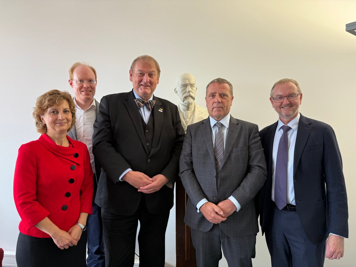 Von Crisis Preparedness über Cybersicherheit &amp; Dateninteroperabilität bis hin zu KI in der Risikobewertung &amp; internationalen Kooperationsprojekten - der fachliche Austausch zwischen BfR &amp; der irischen Behörde für Lebensmittelsicherheit (FSAI) war hochaktuell &amp; wird fortgesetzt.