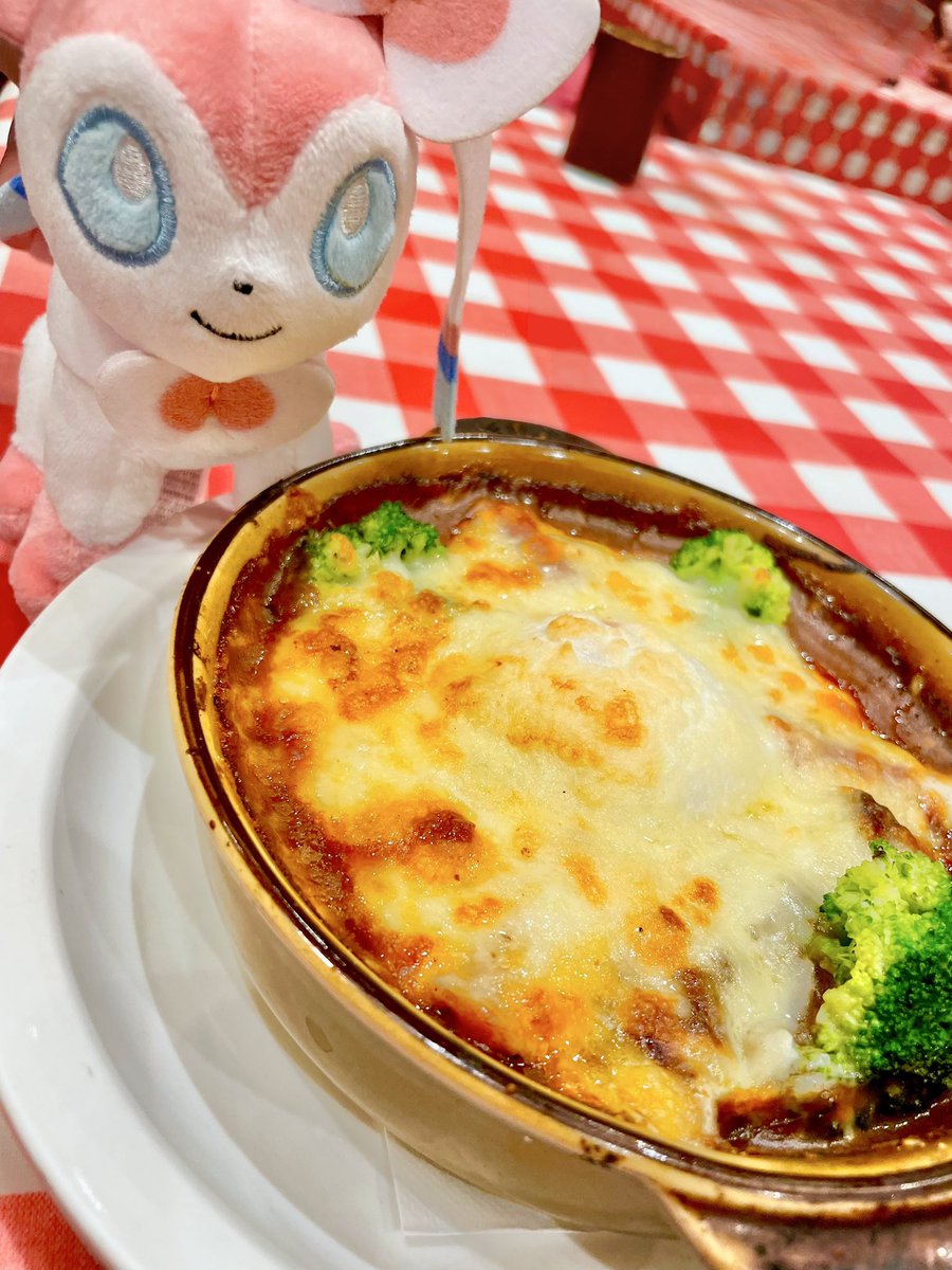 チーズカレードリア美味しかったね💕︎
 #ポケぬいもぐもぐ部  #ニンフィア  #ポケモンfit  #ポケぬいトレーナーさんと繋がりたい