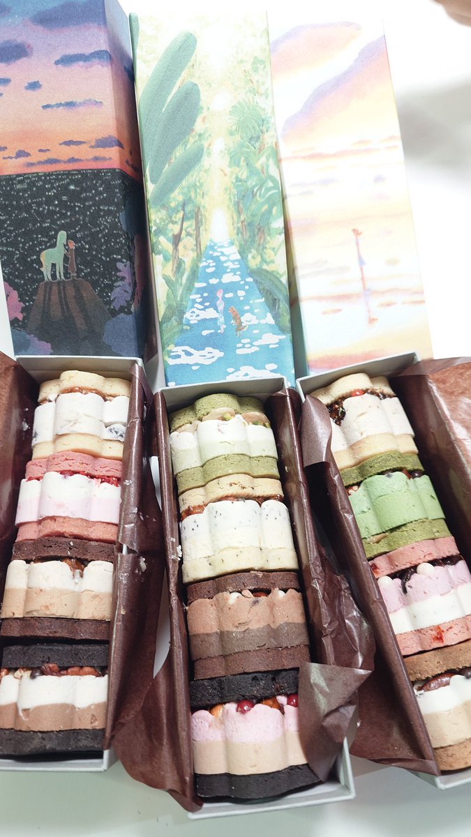 姪っ子の出産祝いのお返しにバターサンドが٩(๑>∀<๑)۶
晩御飯前に食べちゃったよォー💦
めっちゃ美味しかった🤤