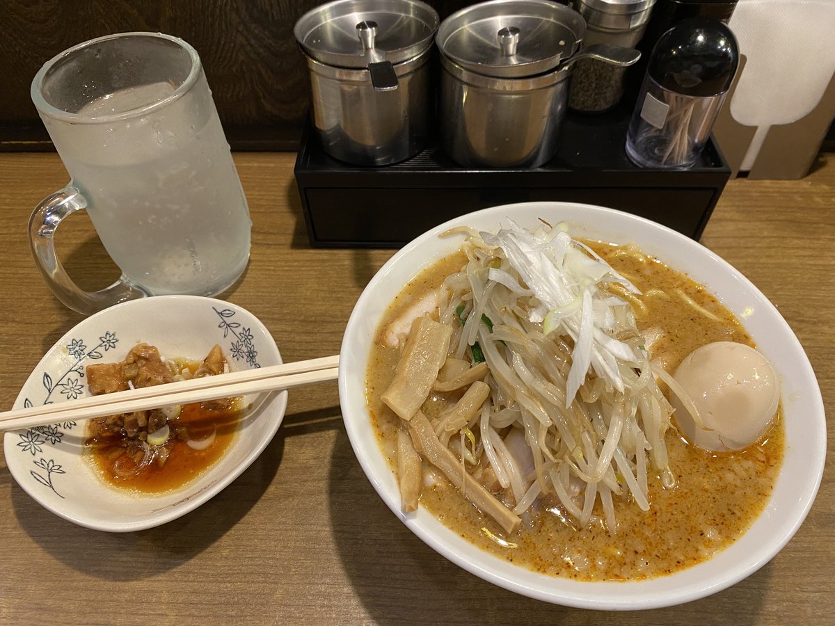 田坂屋

味玉チャーシュー辛味噌ラーメン

隠れてたチャーシューが途中から無限湧きしてきて腹パン