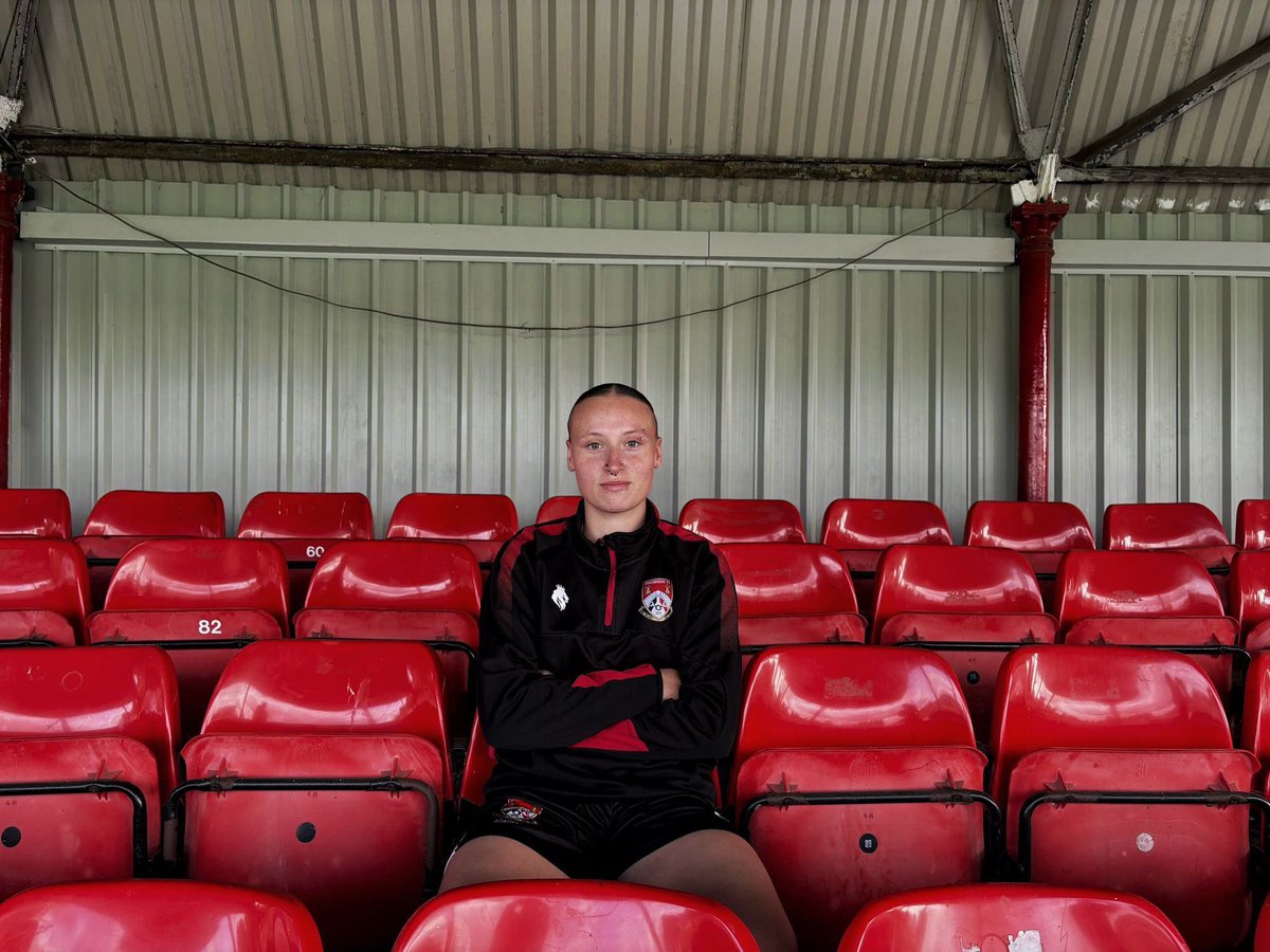 We are incredibly proud of our multiple Player of the year winner Demi Phillips for earning the opportunity to sign for our first team. 

She really is one of our own and fully deserves the opportunity after a superb season with us last season. 
.
.
.
#Glassgirls