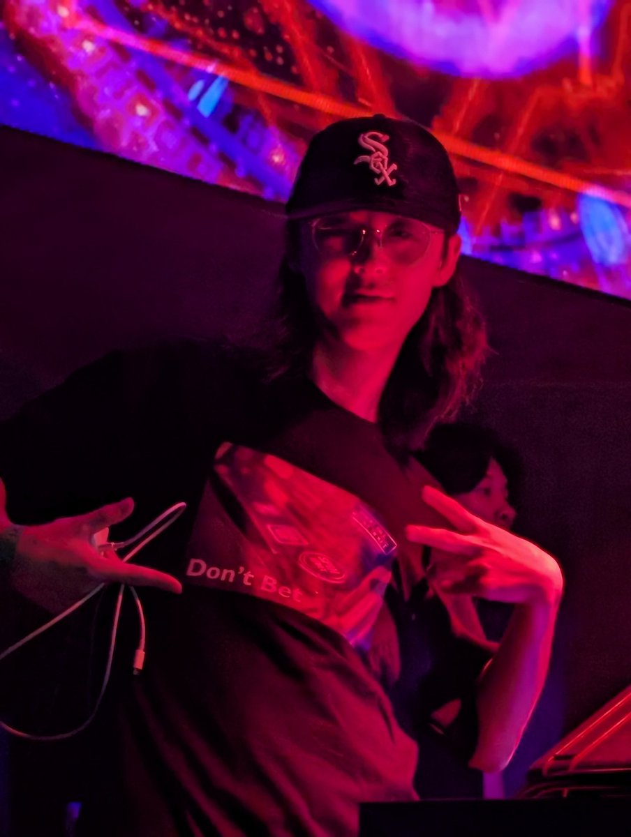 もっと呟かないとダメだよな。
ブランドコンセプトに関連付けて、デザイナー自ら投稿していきます。
↓は、dj corin
#フォローしないでください