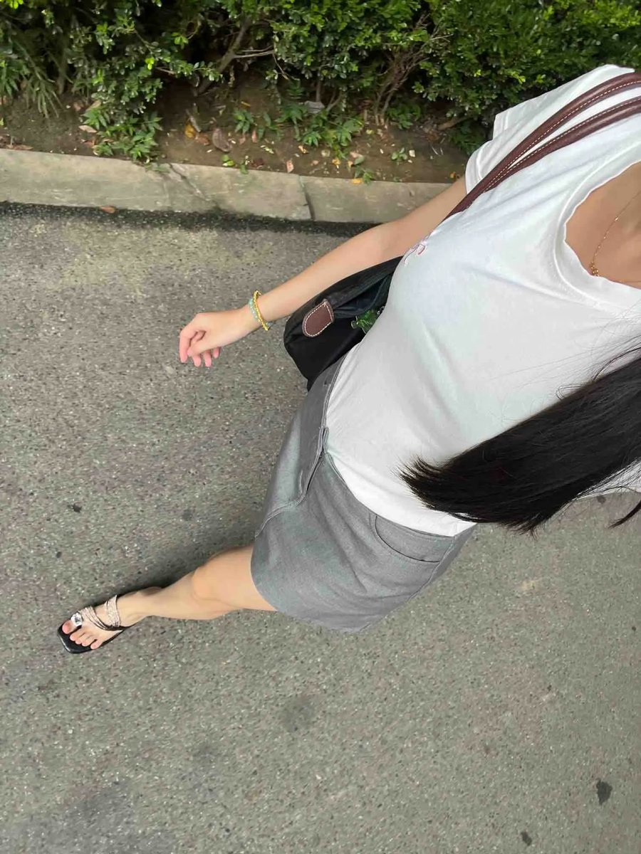 Hefeililis's tweet photo. 招私奴。性奴 https://t.co/YleDWNHEje