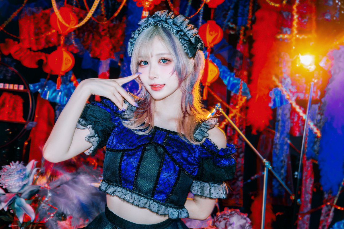 EventBarPulyum @EventBar_Pulyum 様の
新衣装のモデルをさせて頂きました💙

黒×青の可愛くてかっこよさもある衣装
素敵すぎました〜♡

新しい髪色もあわせてお披露目です🪄︎︎◝✩ https://t.co/1hvegD8HDj