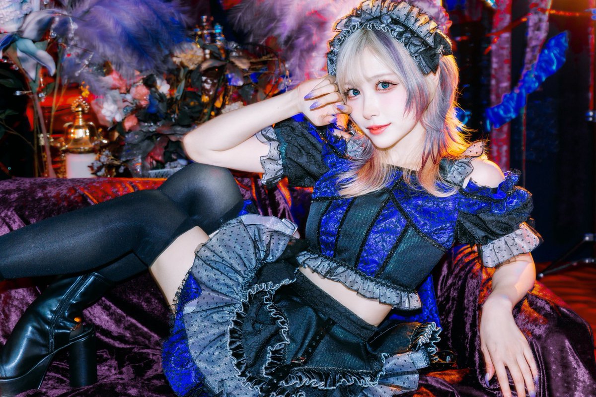 EventBarPulyum @EventBar_Pulyum 様の
新衣装のモデルをさせて頂きました💙

黒×青の可愛くてかっこよさもある衣装
素敵すぎました〜♡

新しい髪色もあわせてお披露目です🪄︎︎◝✩ https://t.co/1hvegD8HDj