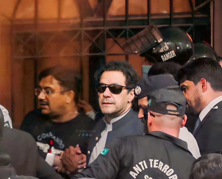 چھوڑنے کا سوال ہی  پیدا نہیں ہوتا۔۔۔۔🔥
جب میں سیاست میں آیا، میں نے فیصلہ کیا تھا کہ میں کروں گا۔۔۔۔🔥
اپنے مقاصد کو حاصل کرنے کے لئے جاؤ گا، جو کچھ بھی ہوجائے۔۔۔🔥
اور مجھے کوئی حوف نہیں ہے، تم جانتے ہو مجھے مرنے کا  کوئی حوف نہیں ہے، ناکامی  یا کسی بھی چیز کی۔۔🔥

اسکا مطلب یہ