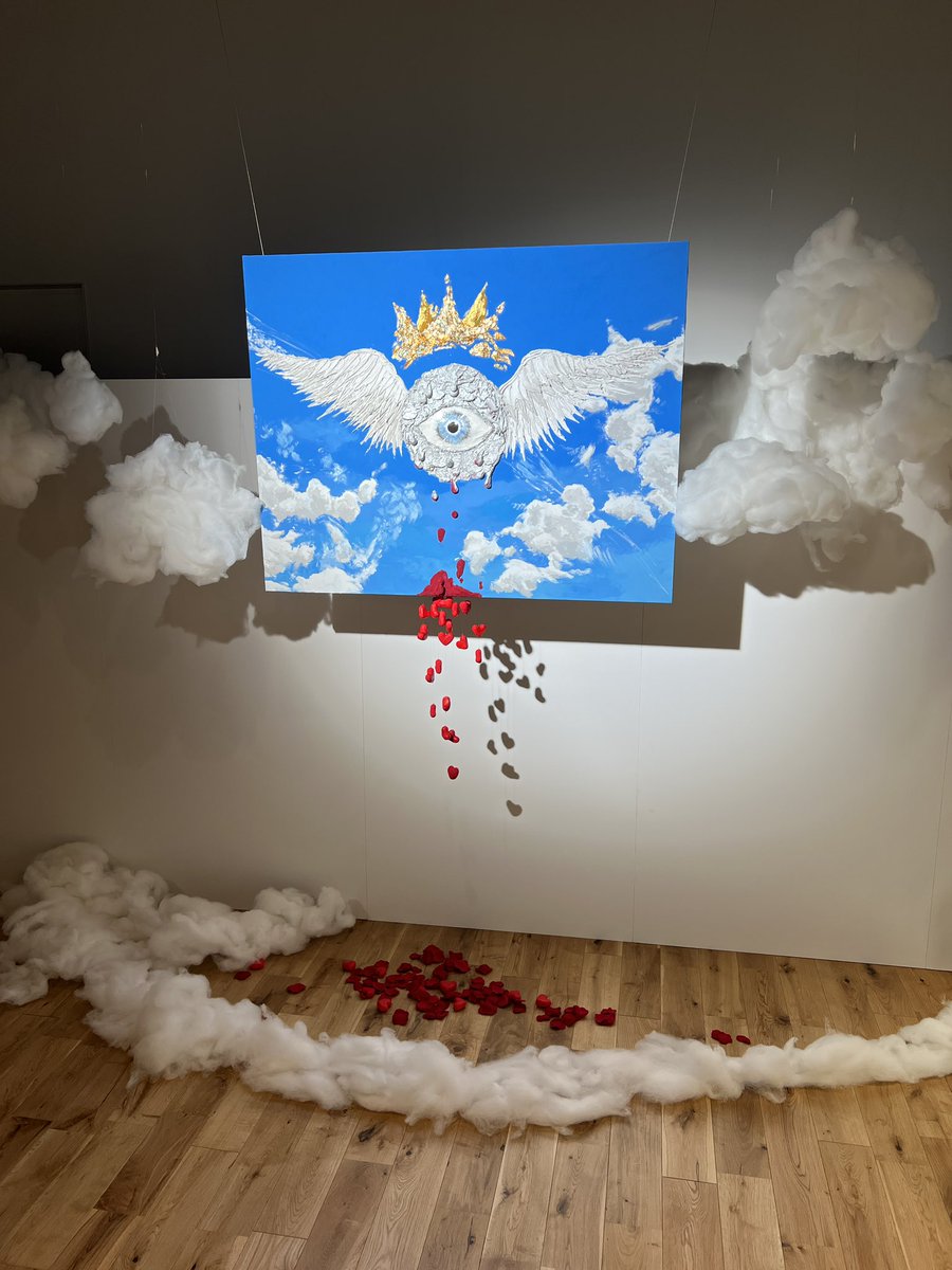 ggi_07's tweet photo. りんちゃんの初個展
「S×G GARDEN」に行ってきました。
迫力ある絵が沢山😲
りんちゃんも会場内にいて作品を作っていました
帰りに女性スタッフさんが
「物販会場に行かれますよね？ご案内します」
と言ってわざわざ暑い中外を歩いて案内して頂きありがとうございました🙇‍♂️

#岡部麟 https://t.co/SwKnpyWk3s