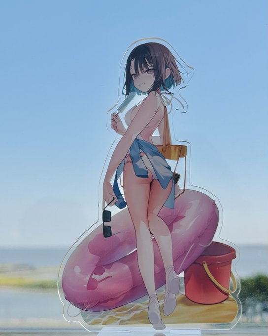 夏コミ新刊セットについてくるアクスタ…!!めちゃ良くない…??どう…?? 