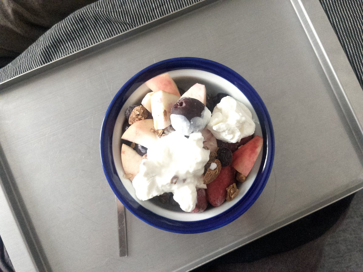 월차의 행복 혹은,
주말 연속 출근에 대처하는 자세.
또, 자야지.