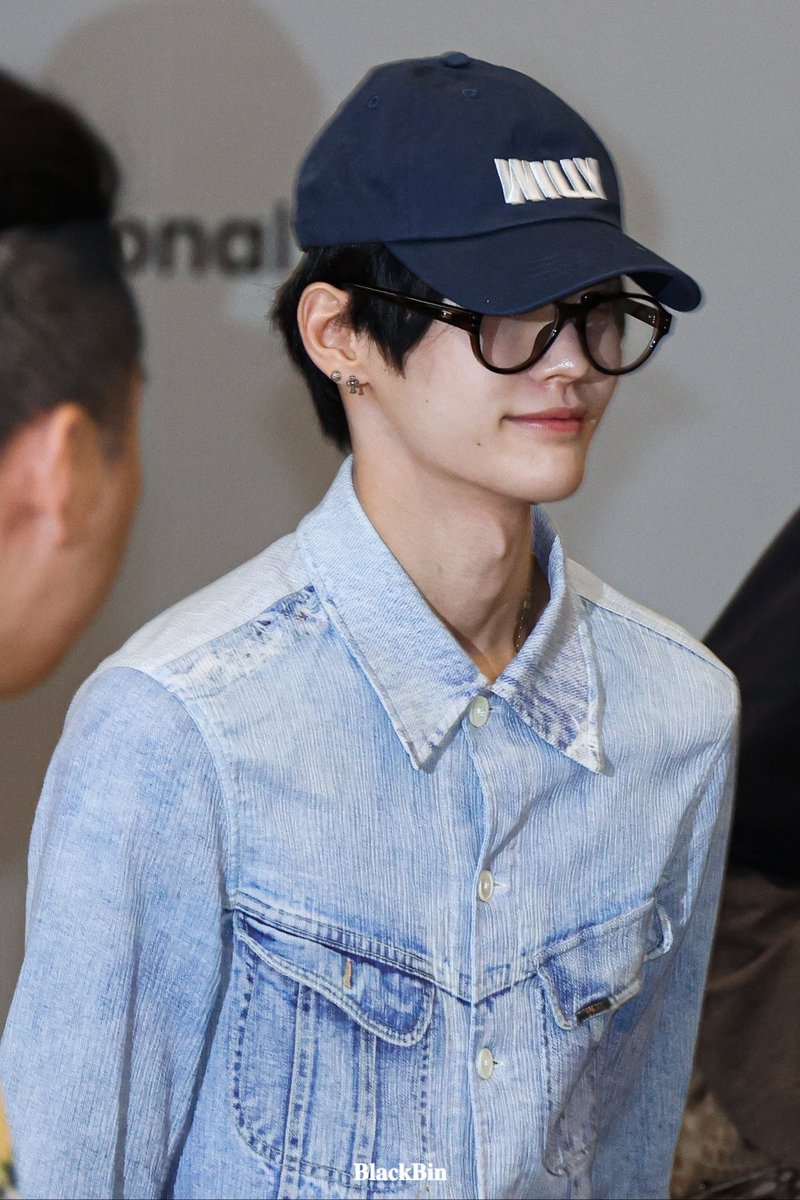 blackbin0302's tweet photo. 250808 GMP 원빈

👋

#RIIZE #라이즈 #WONBIN #원빈 https://t.co/OiUATSsKin