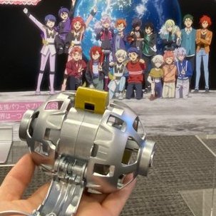 ✨プリティボーイズが宇宙の店に登場✨

#キンツア に登場した“あのシーン”を再現したスペシャル展示を実施中🎬💫
プリティボーイズや #SORAQ の実物と一緒に写真も撮れちゃいます📸
ここだけの展示をお楽しみください🫶💕

#kinpri