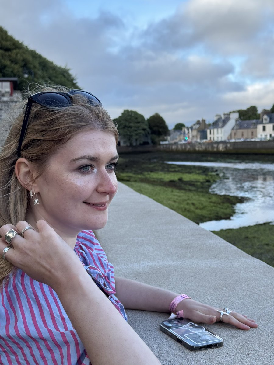 New YouTube video - Live from <a href="/HebCelt/">HebCelt</a> (the best festival ever) 

'S olc an Obair

youtu.be/FQ5Xacxb0JM?si…