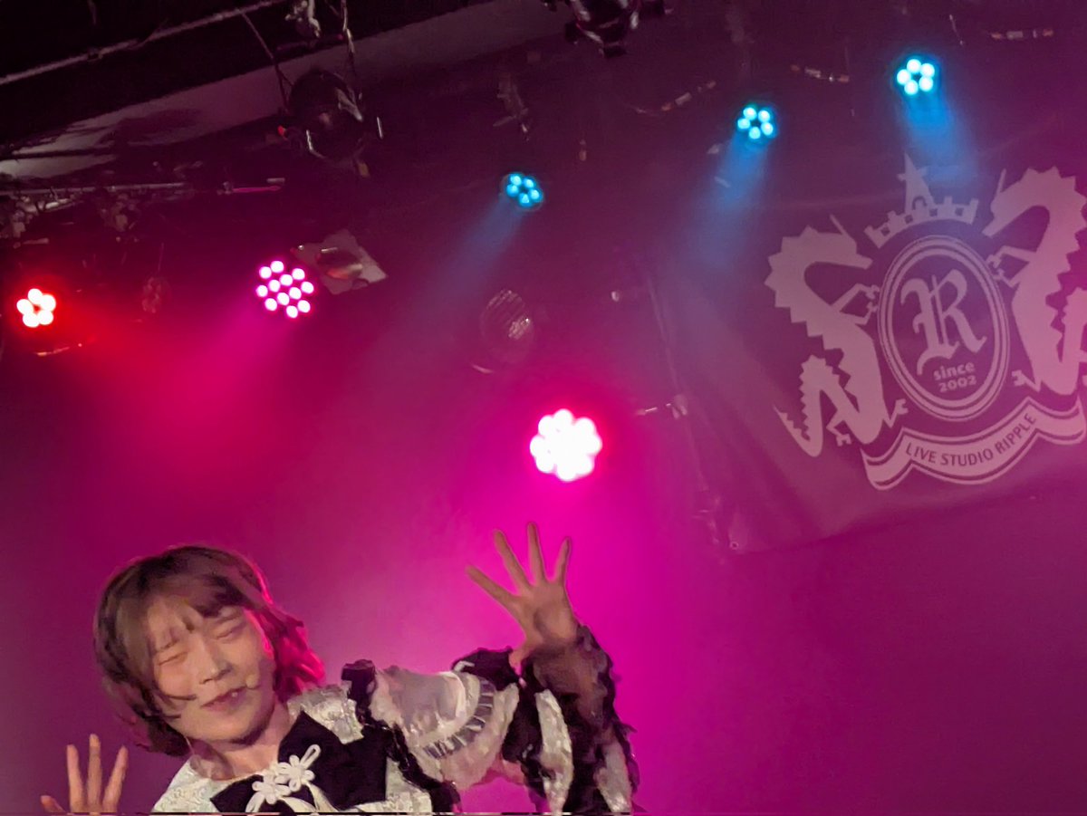 2025.7.20
仙台長町LIVE STUDIO RIPPLE
『今年もきたよ！もんのなつやすみ』

写判20枚中6枚 OK頂きました🥰
もんちゃん忙しい中ありがとう🩷

がおぱわるぅみたくキバ出ちゃってる😆

#もんが可愛くてごめん
#もんちゃん最強サマー伝説4
#もんのライブ楽しかったもん