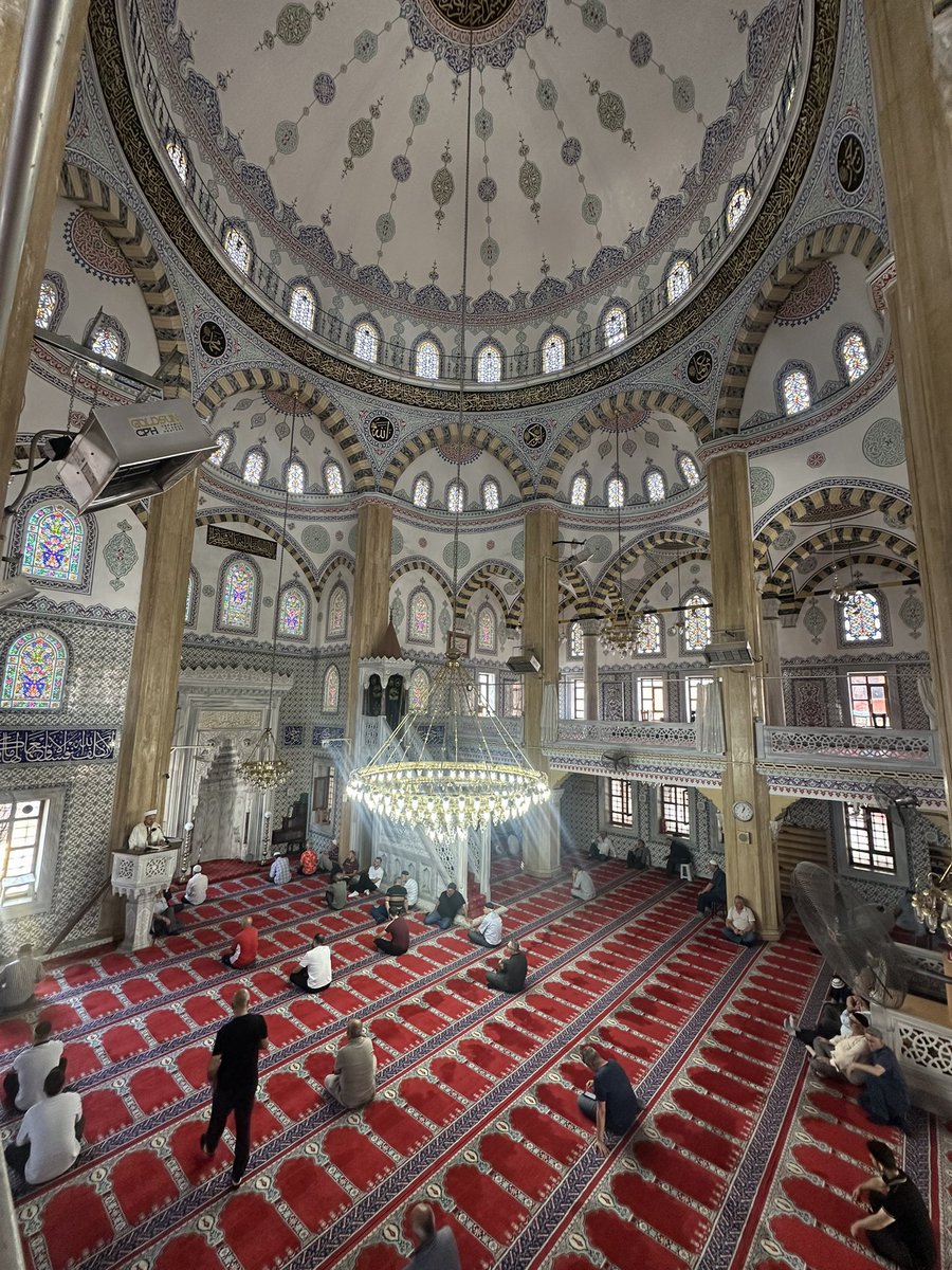 Hayırlı cumalarr 🌹