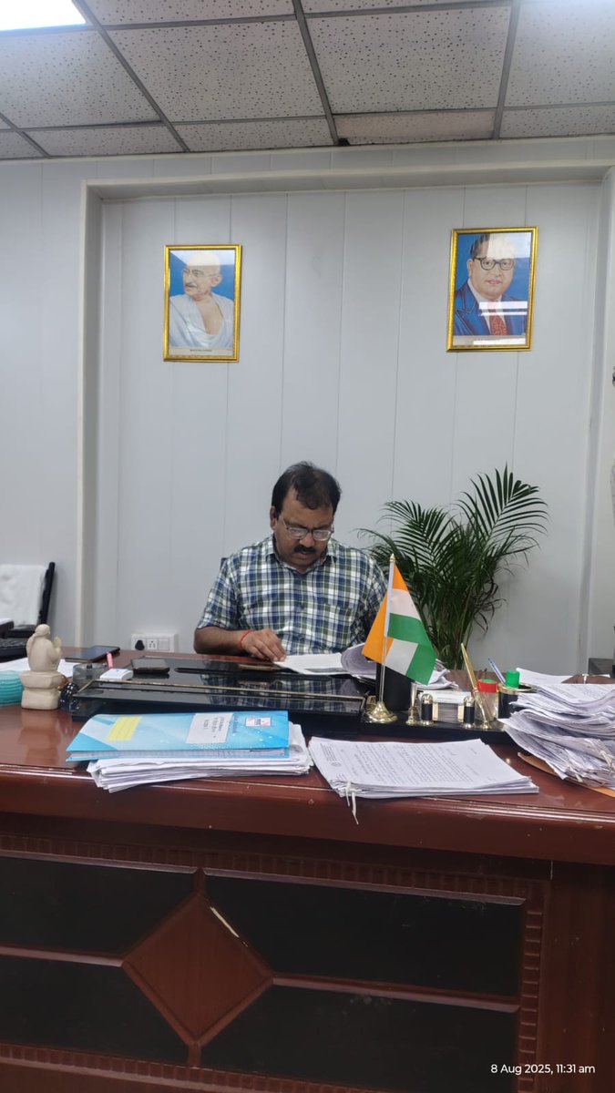 CE Lesa Central Zone (@mvvnlcisgomti2) on Twitter photo आज दिनांक 8/08/2028 को लखनऊ मध्य जोन के अंतर्गत राजभवन डिवीजन के अधिशासी अभियंता द्वारा 1912 पर आई शिकायतो का निस्तारण एवम् उपभोक्ताओं से फीडबैक लेते हुए।<a href="/myogioffice/">Yogi Adityanath Office</a> <a href="/aksharmaBharat/">A K Sharma</a> <a href="/CMOfficeUP/">CM Office, GoUP</a> <a href="/MVVNLHQ/">Madhyanchal Vidyut Vitran Nigam Limited</a> <a href="/MVVNLmd/">MVVNL</a> <a href="/mduppcl/">MDUPPCL</a> <a href="/ChairmanUppcl/">Chairman Uppcl</a> <a href="/UPPCLLKO/">UPPCL</a> <a href="/ashish_for_u/">Ashish Kumar</a> <a href="/UppclMedia/">उत्तर प्रदेश पावर कंप्लेंट-लखनऊ मीडिया(UPPCLMEDIA)</a> आज दिनांक 8/08/2028 को लखनऊ मध्य जोन के अंतर्गत राजभवन डिवीजन के अधिशासी अभियंता द्वारा 1912 पर आई शिकायतो का निस्तारण एवम् उपभोक्ताओं से फीडबैक लेते हुए।<a href="/myogioffice/">Yogi Adityanath Office</a> <a href="/aksharmaBharat/">A K Sharma</a> <a href="/CMOfficeUP/">CM Office, GoUP</a> <a href="/MVVNLHQ/">Madhyanchal Vidyut Vitran Nigam Limited</a> <a href="/MVVNLmd/">MVVNL</a> <a href="/mduppcl/">MDUPPCL</a> <a href="/ChairmanUppcl/">Chairman Uppcl</a> <a href="/UPPCLLKO/">UPPCL</a> <a href="/ashish_for_u/">Ashish Kumar</a> <a href="/UppclMedia/">उत्तर प्रदेश पावर कंप्लेंट-लखनऊ मीडिया(UPPCLMEDIA)</a>